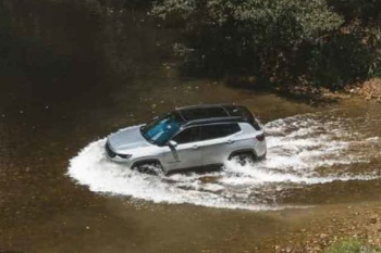 CHASE NEW HORIZONS IN THE COMPASS Image