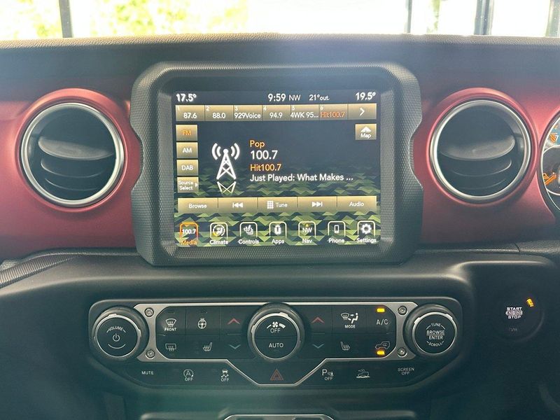 2023 Jeep Gladiator Rubicon Auto 4x4 MY23 Dual Cab Photo 9